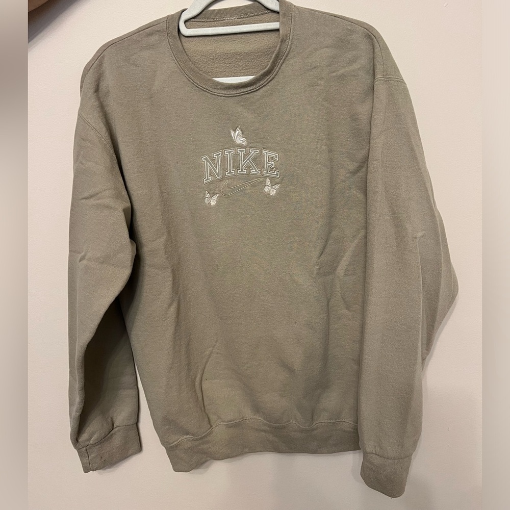 Embroidered Crewneck